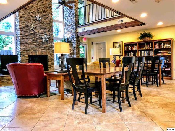 425 Stuart Ln, Gatlinburg, TN 37738